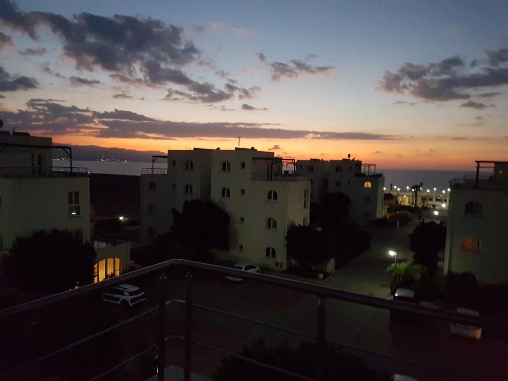 Aphrodite Beachfront Penthouse Apartment Ghaziveran Exterior foto